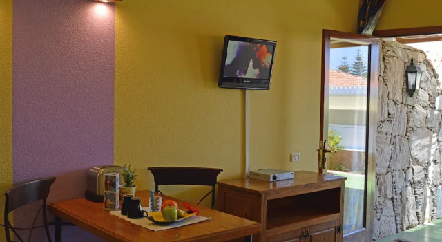 Bungalows Paso Chico, Забронировать Отель Отели Плайя дель Инглес с бассейном, рядом с Экуменический храм Эль-Сальвадор, Бассейн