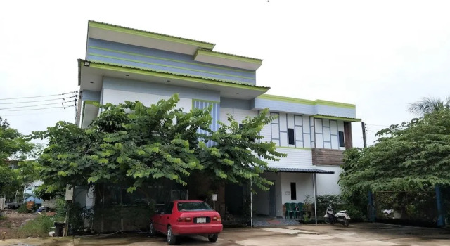 Ausgust Riverside Resort, Забронировать Курортный отель Прачинбури Prachinburi Province
