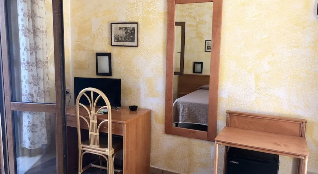 Hotel Villaggio Roller Club, Varaa Hotelli Brivadi 