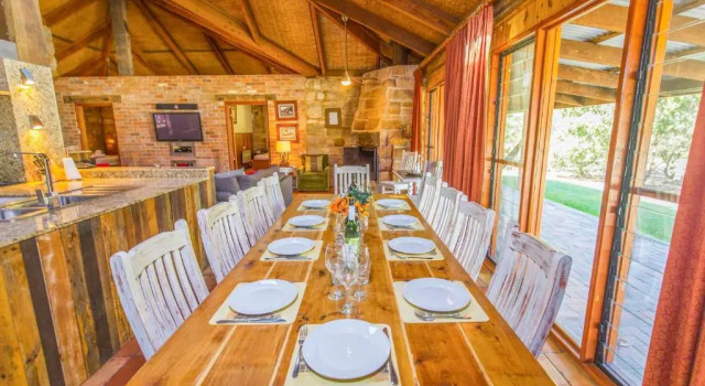 Monkey Place Country House, Забронировать Отель Брок Hunter Valley, рядом с Винодельня Stomp Wine