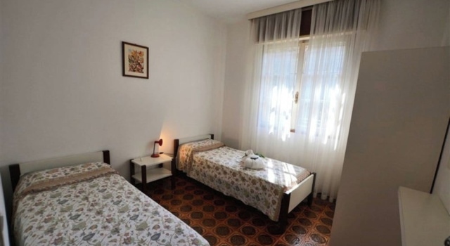 Lovely Villa Surrounded by Greenery in Lignano Riviera, Забронировать Вилла Линьяно-Ривьера Линьяно-Саббьядоро