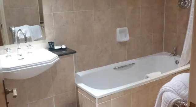 Двухместный номер Superior Royal Oak Hotel