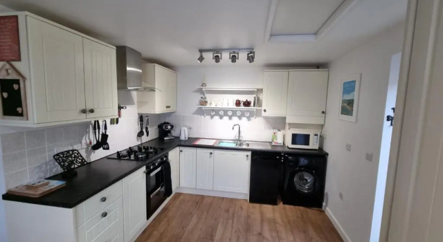 Коттедж с 2 комнатами Bespoke coastal 2 bed cottage with free parking