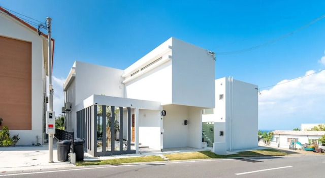 Luxury Hillside Villa with Sea Views, Prenota Villa Cottage a Okinawa, vicino a Tiger Beach, Cottage