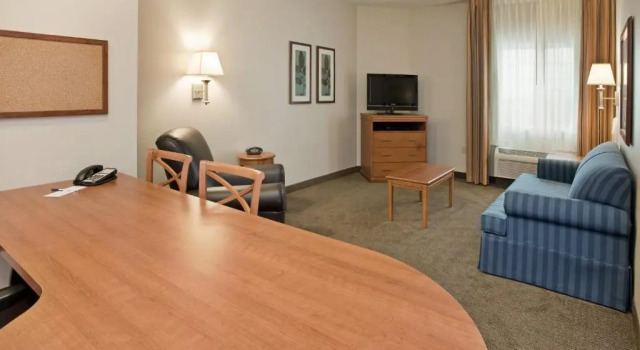 Двухместный люкс c 1 комнатой Candlewood Suites Kansas City Northeast by IHG