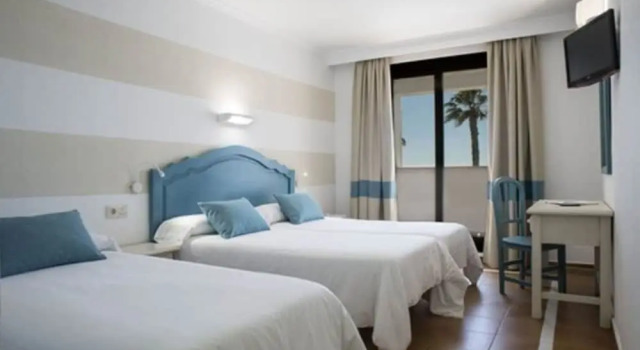 Трёхместный номер Standard с частичным видом на океан Hotel Marlin Antilla Playa