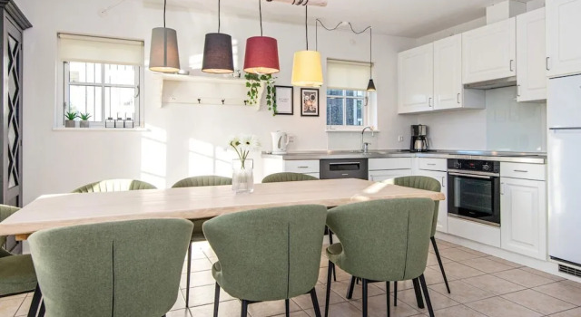 8 Person Holiday Home in Gjern, Book Hotel Hoteller i Gjern med parkering, Parkering