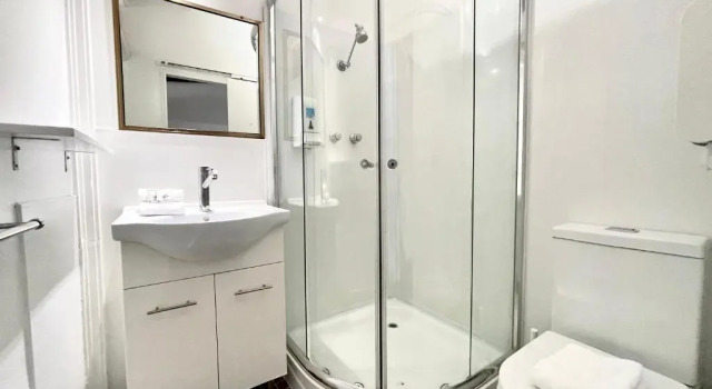 Кровать в общем номере Cooma High Country Motel