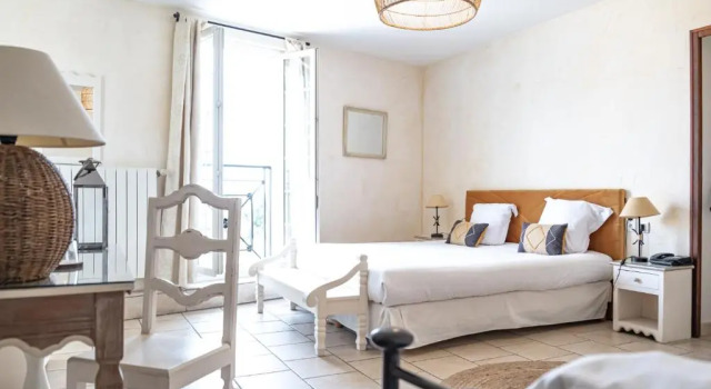 Трёхместный номер Deluxe Logis hôtel et restaurant La Bastide Cabezac