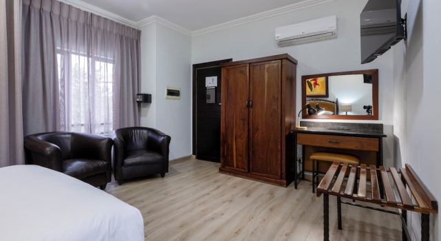 Студия Basdenwood Hotel