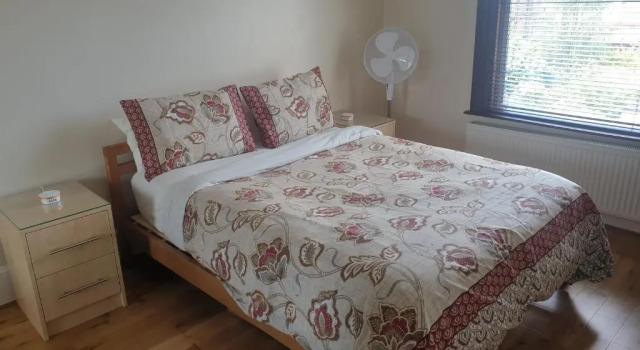 London Luxury Apartments 1min walk from Underground, with FREE PARKING FREE WIFI