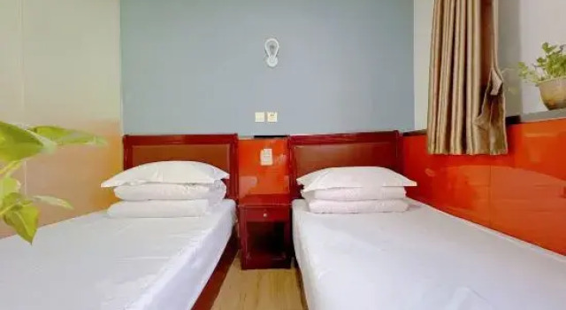 Кровать в общем номере (мужской номер) Fuxing Hotel