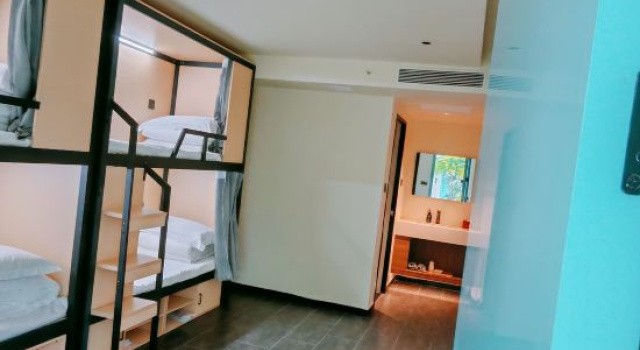Кровать в общем номере Qingshe Boutique Hostel Mianxian Zhuge Ancient Town