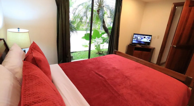 Номер Standard Цокольный этаж с 2 комнатами с балконом Monte Carlo Luxury Condominiums