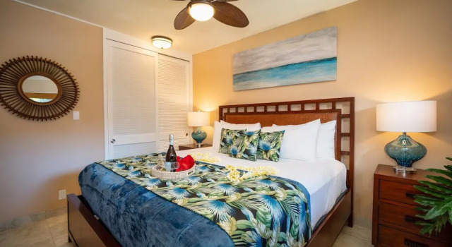 Kuleana 409 Oceanfront 1 bedroom 1 bath condo 1 Condo by RedAwning