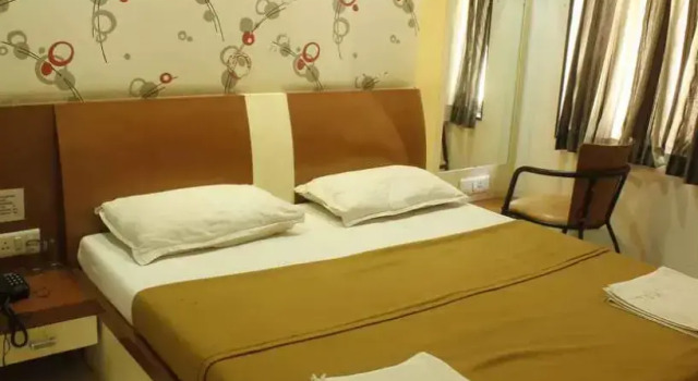 Hotel Sky Lark Inn, Забронировать Отель Насик штат Махараштра