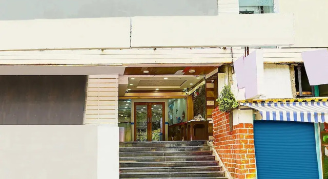 Stylish Stays at MG Road Near Commercial Street