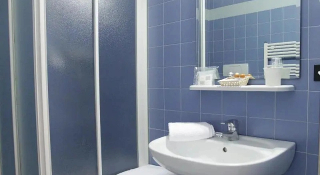 Четырёхместный номер Standard с балконом Hotel Sunset