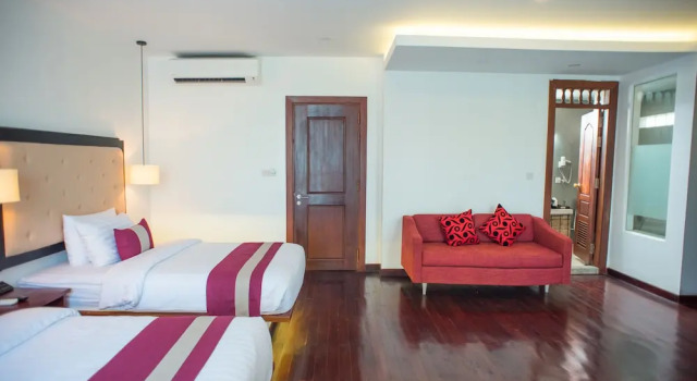 Люкс Naga Gate Boutique Hotel