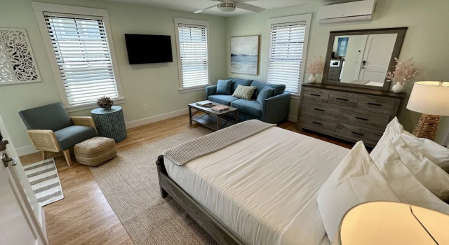 Downtown Newport 1br Suite W/ Parking & Ensuite - Unit 3 1 Bedroom Apts, Забронировать Апартаменты/квартира Апартаменты Ньюпорт, рядом с Развлекательный центр Ryan Family Amusements, Апартаменты/квартира