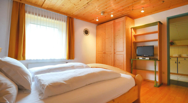 Holiday Home Haus Kofler Radenthein, Rezerwuj Hotel Hotele w Karyntia z parkingiem, Parking