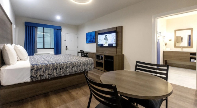 Номер Deluxe Palace Inn Blue Edgebrook