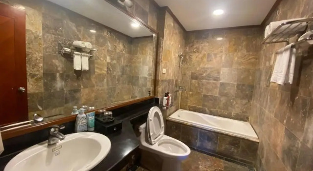 Двухместный номер Deluxe A25 Hotel - 221 Bạch Mai