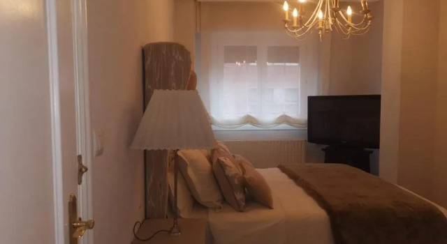 Habitación con baño privado en Bilbao, Rezerwuj Hotel Hotele w Baskonia z parkingiem, Parking