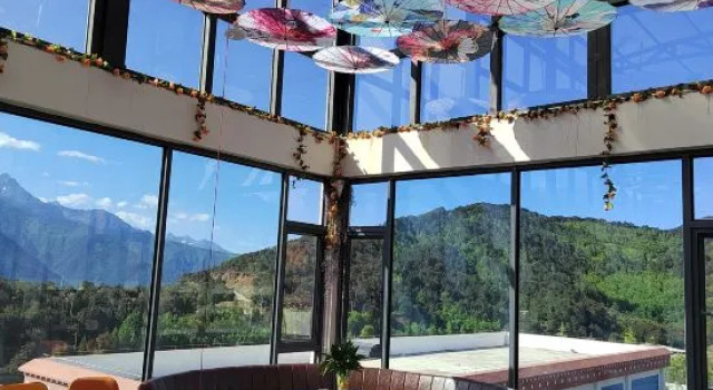 Deqin Moshang Huakai Boutique B&B