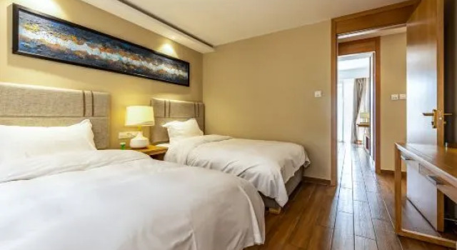 Люкс с 3 комнатами Fuxian Lake Shisanyue Homestay