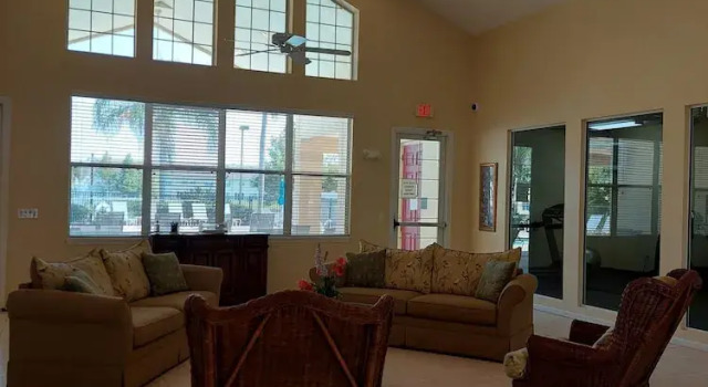 Amazing 3/2 Condo, Gated Community at Club Cortile!!