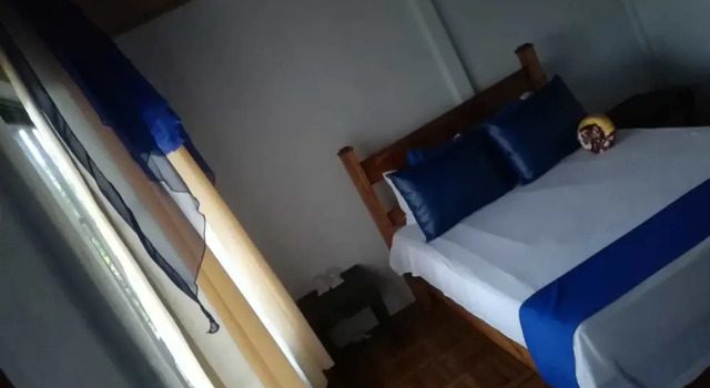 Soda y Cabinas El Parque, Prenota Hotel Hotel a Alajuela con parcheggio, Parcheggio