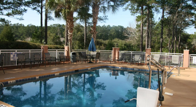 Четырёхместный номер Standard Okatie Hilton Head Hotel
