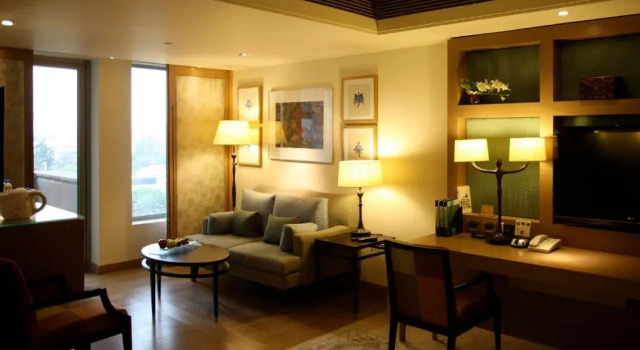 Двухместный номер клубный ITC One с балконом и с видом на бассейн ITC Gardenia, a Luxury Collection Hotel, Bengaluru
