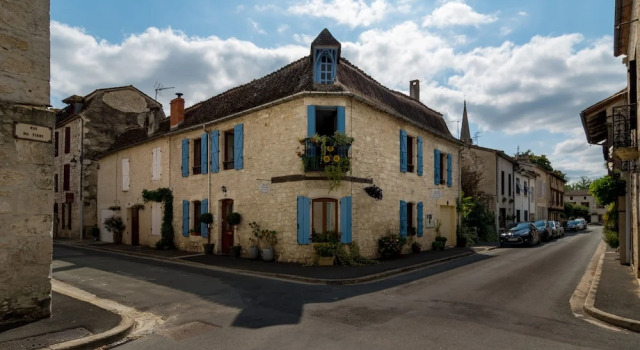 Maison d'Angle, Réserver Hôtel Hôtels à Eymet avec parking, Parking