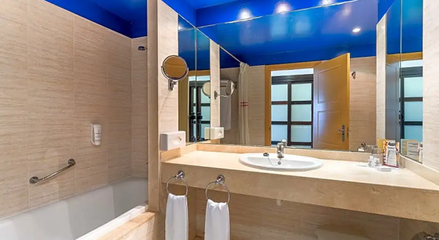 Номер Economy Hotel Costa Calero Thalasso & Spa