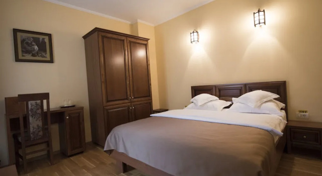 Pensiunea Nimbus, Book Hotel Hoteller i Arad med parkering, Parkering