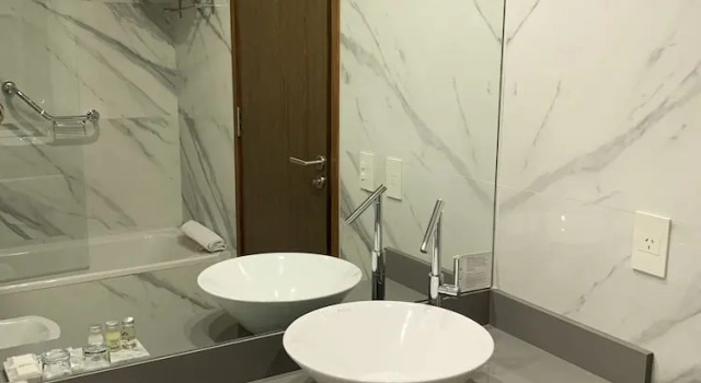 Люкс AQ Tailored Suites