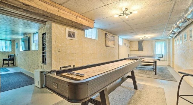 Pet Friendly Home w/ Hot Tub, Patio & Game Room!, Reserva ahora Hotel Clayton Georgia