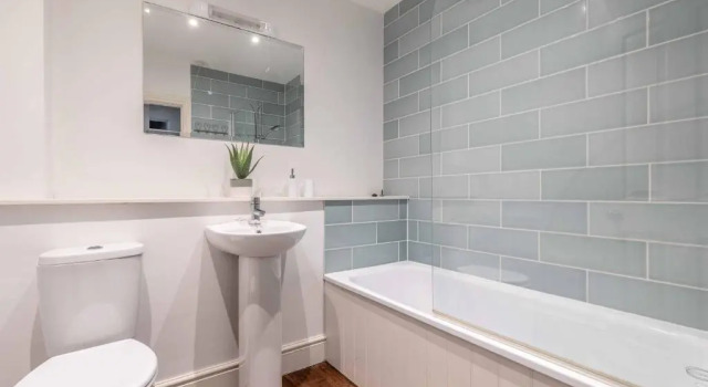 Апартаменты LUXURY HOME - CENTRAL WINDSOR, GATED PARKING - By Tempstay
