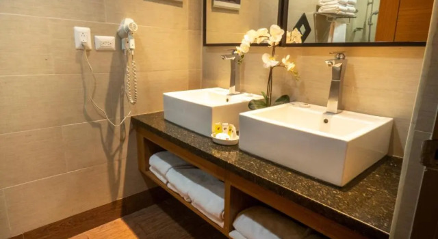 Двухместный номер Superior Weston Suites Hotel
