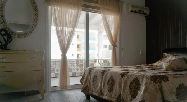 Sonia's Angel House- 300 Meters From the Beach, Newly Renovate Central Apartment