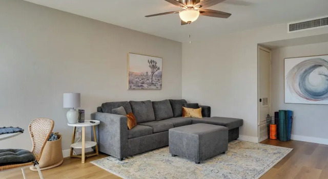 9 Mi to Downtown Tempe: Condo w/ Pool Access