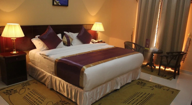Полулюкс The Royal Garden Hotel