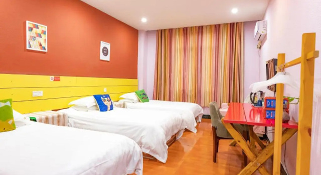 Трёхместный номер Standard Terra Art Zen Hotel with Rooftop Zen Garden, Veggie Dining,Pick-up service,English speaking,Free Laundry