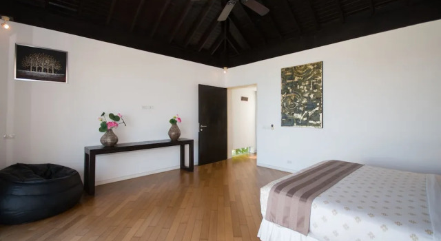 Вилла Beautiful 3-Bedroom Villa at Surin Beach