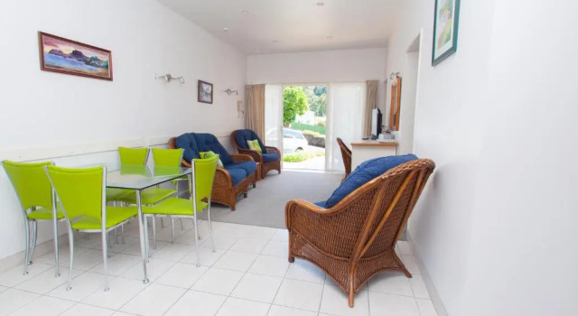 Апартаменты ASURE Admirals View Motel