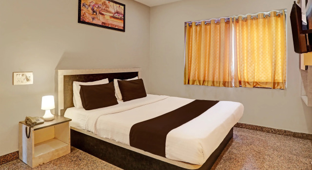 Номер Deluxe Hotel O Vaishnavi Park