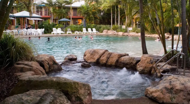 Кровать в общем номере с 2 комнатами Diamond Sands Resort