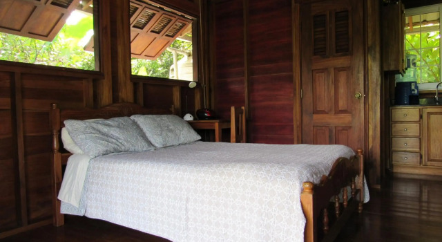 Bluff Hidden Paradise, Rezerwuj Hotel Hotele w Bluff Beach z parkingiem, Parking